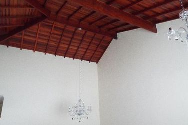 Casa &agrave; venda - 220m&sup2; - Jardim dos Pinheiros