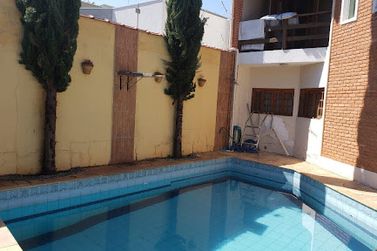 Casa &agrave; venda - 377m&sup2; - Jardim das Flores