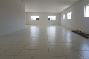 Sala Comercial para alugar - 240m&sup2; - Jardim Cerejeiras
