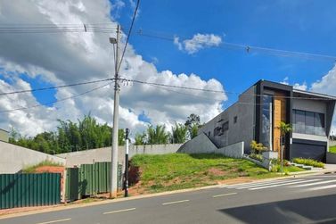 Terreno &agrave; venda - 360m&sup2; - Alpes de Atibaia