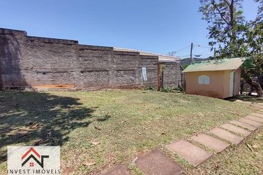 Ch&aacute;cara &agrave; venda - 750m&sup2; - Vila Santa Helena