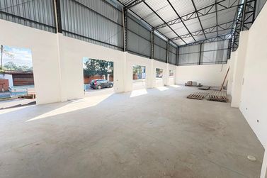 Sal&atilde;o Comercial para alugar - 240m&sup2; - Jardim Est&acirc;ncia Brasil