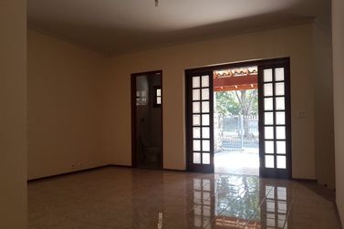 Casa &agrave; venda - 300m&sup2; - CIDADE SAT&Eacute;LITE