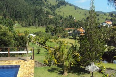 S&iacute;tio &agrave; venda - 1800m&sup2; - Cachoeirinha
