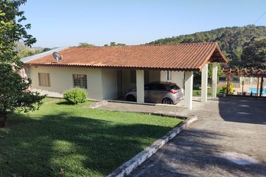 Casa &agrave; venda - CH&Aacute;CARAS BRASIL