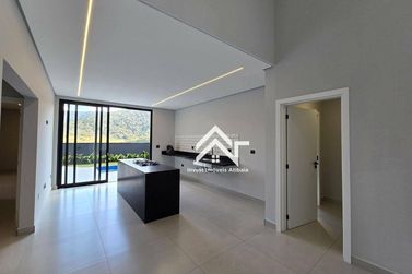 Casa &agrave; venda - 180m&sup2; - Condom&iacute;nio Portal Lamis