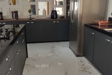 Casa &agrave; venda - 510m&sup2; - JARDIM SHANGRI-L&Aacute;