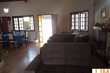 Ch&aacute;cara &agrave; venda - 473m&sup2; - Jardim Estancia Brasil