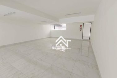 Sal&atilde;o Comercial para alugar - 224m&sup2; - Centro