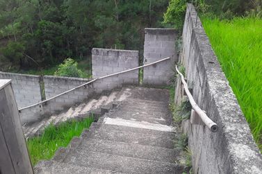 Ch&aacute;cara &agrave; venda - RIO ACIMA