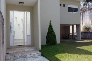 Casa &agrave; venda - 300m&sup2; - Condom&iacute;nio Shambala I