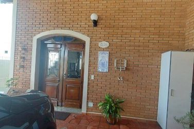 Casa &agrave; venda - 254m&sup2; - Nova Gard&ecirc;nia