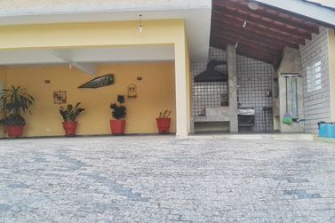 Casa &agrave; venda - 450m&sup2; - JARDIM DO LAGO