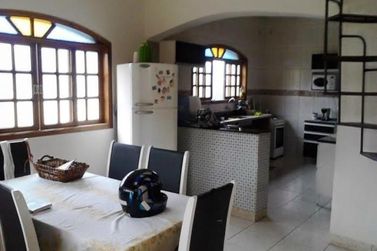 Casa &agrave; venda - 350m&sup2; - Nova Sui&ccedil;a