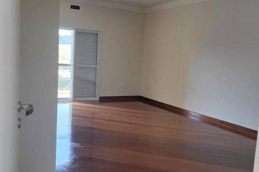 Sobrado para alugar - 700m&sup2; - Lagos de Santa Helena