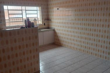 Casa para alugar - 85m&sup2; - JARDIM BRASIL