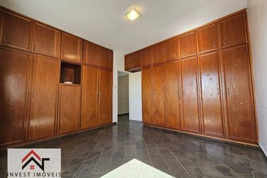 Casa &agrave; venda - 369m&sup2; - Centro