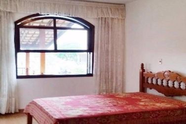 Casa &agrave; venda - 300m&sup2; - ALVIN&Oacute;POLIS