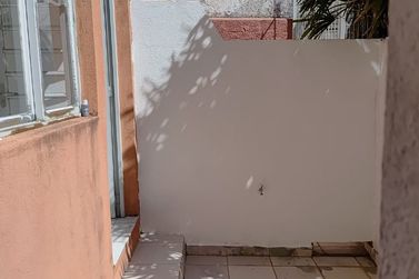 Sal&atilde;o Comercial para alugar - 27m&sup2; - Centro
