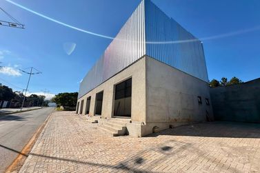 Sal&atilde;o Comercial para alugar - 240m&sup2; - Jardim Est&acirc;ncia Brasil