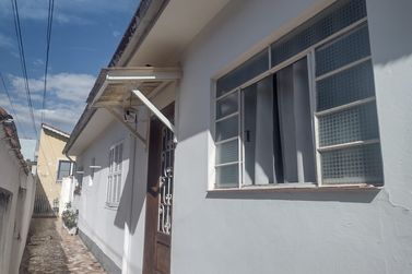 Casa &agrave; venda - CENTRO