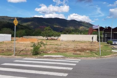 Terreno &agrave; venda - 607m&sup2; - Residencial Granville