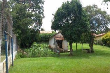 Ch&aacute;cara &agrave; venda - 6000m&sup2; - Tanque