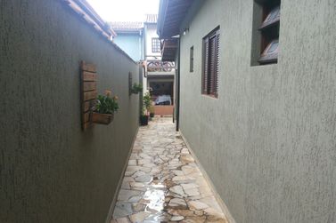 Casa &agrave; venda - 181m&sup2; - Atibaia Jardim