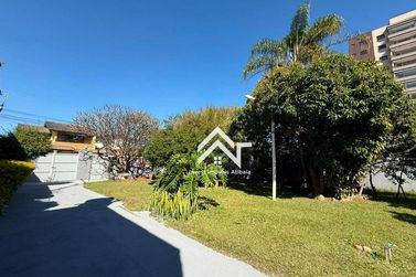 Casa para alugar - 252m&sup2; - Alvin&oacute;polis