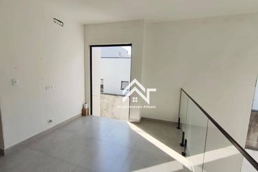 Casa para alugar - 228m&sup2; - Rio Abaixo