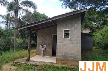 Ch&aacute;cara &agrave; venda - 374m&sup2; - port&atilde;o