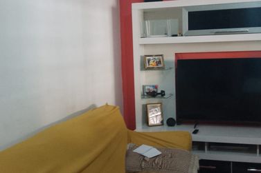 Casa &agrave; venda - PARUE FERNAO DIAS