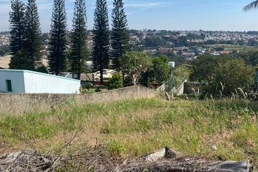 Terreno &agrave; venda - 1037m&sup2; - Condom&iacute;nio Flamboyant