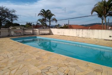 Casa &agrave; venda - 350m&sup2; - JD DO LAGO