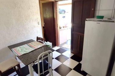 Ch&aacute;cara &agrave; venda - 750m&sup2; - Vila Santa Helena