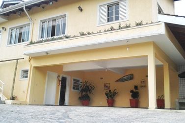 Casa &agrave; venda - 450m&sup2; - JARDIM DO LAGO