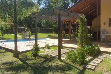 Ch&aacute;cara &agrave; venda - 374m&sup2; - Jardim Suely
