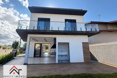 Casa &agrave; venda - 246m&sup2; - Condominio Alto da Floresta