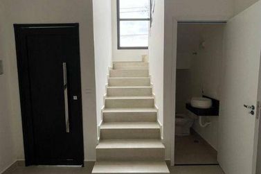Casa para alugar - 105m&sup2; - Vila Petr&oacute;polis