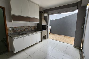 Sobrado para alugar - 150m&sup2; - JARDIM MARISTELA