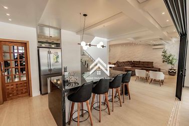 Casa &agrave; venda - 365m&sup2; - Condom&iacute;nio Shambala III