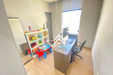 Casa &agrave; venda - 185m&sup2; - Jardim Shangri-L&aacute;