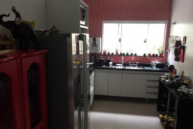 Casa &agrave; venda - 265m&sup2; - Jd das Flores