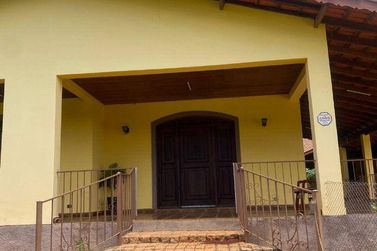 Casa &agrave; venda - 950m&sup2; - Tanque