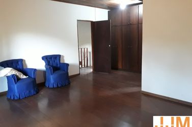 Ch&aacute;cara &agrave; venda - 374m&sup2; - port&atilde;o