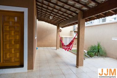 Casa &agrave; venda - 219m&sup2; - Jardim dos Pinheiros