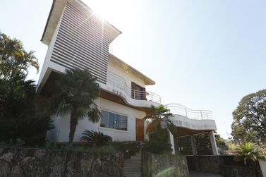 Casa &agrave; venda - 660m&sup2; - Condominio Parque das Gar&ccedil;as