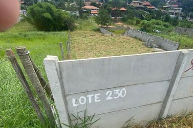 Terreno &agrave; venda - 970m&sup2; - Pinheirinho
