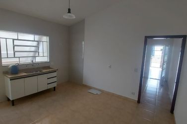 Casa para alugar - 70m&sup2; - JARDIM DAS CEREJEIRAS
