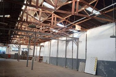 Sal&atilde;o Comercial para alugar - 2100m&sup2; - Centro